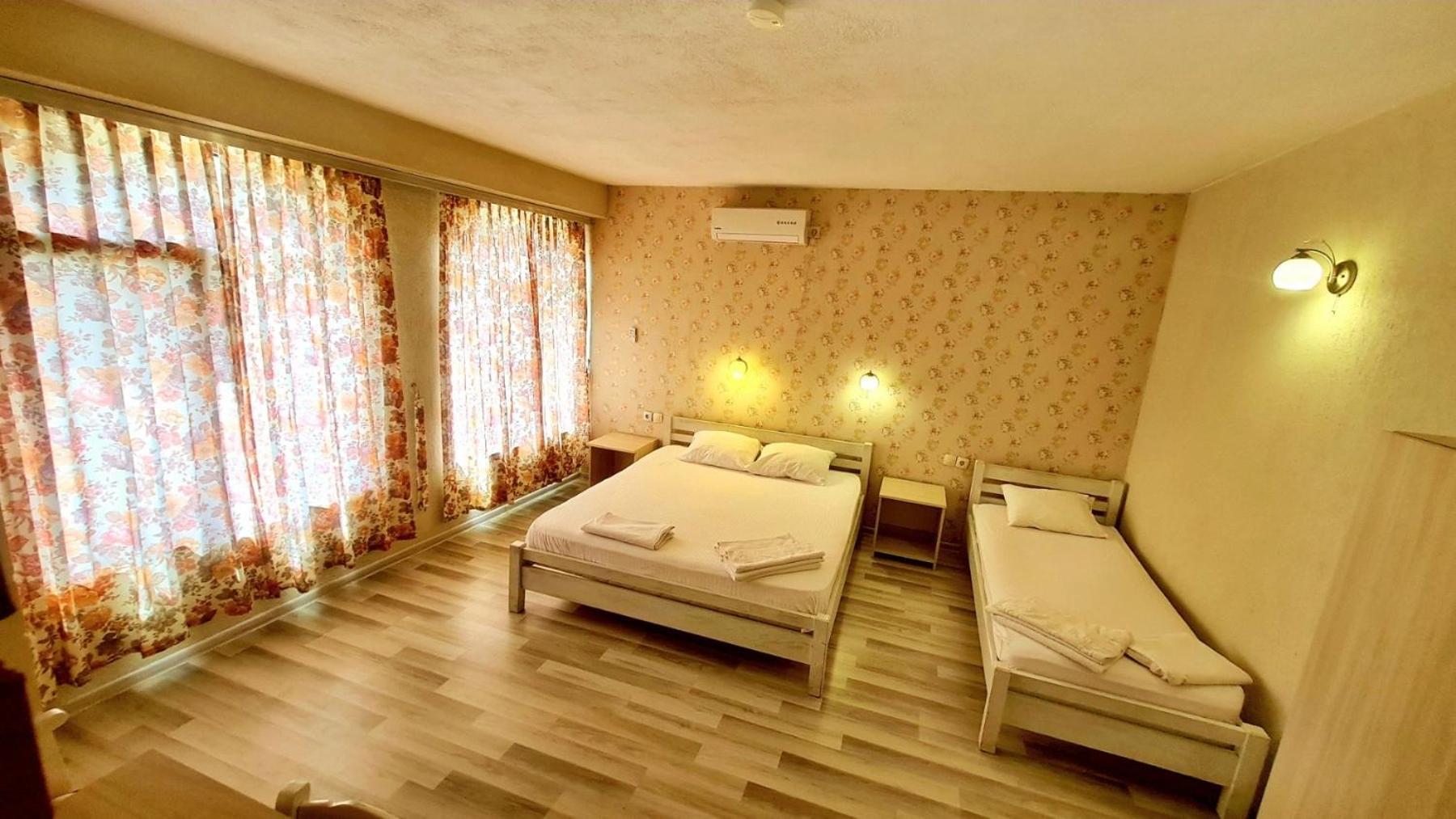 Hotel Divna Krumovgrad Kültér fotó